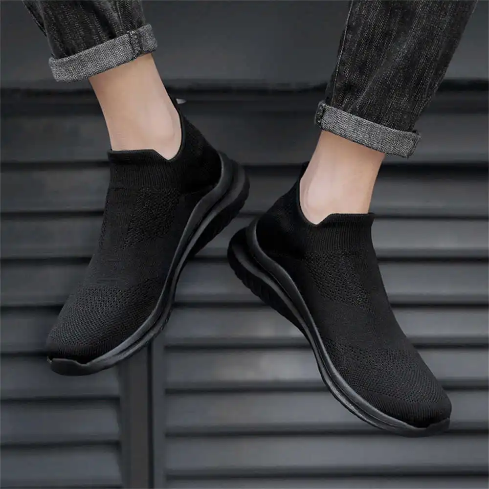 Most Collectible Vintage Items - Sepatu olahraga pria, krem lembut baru