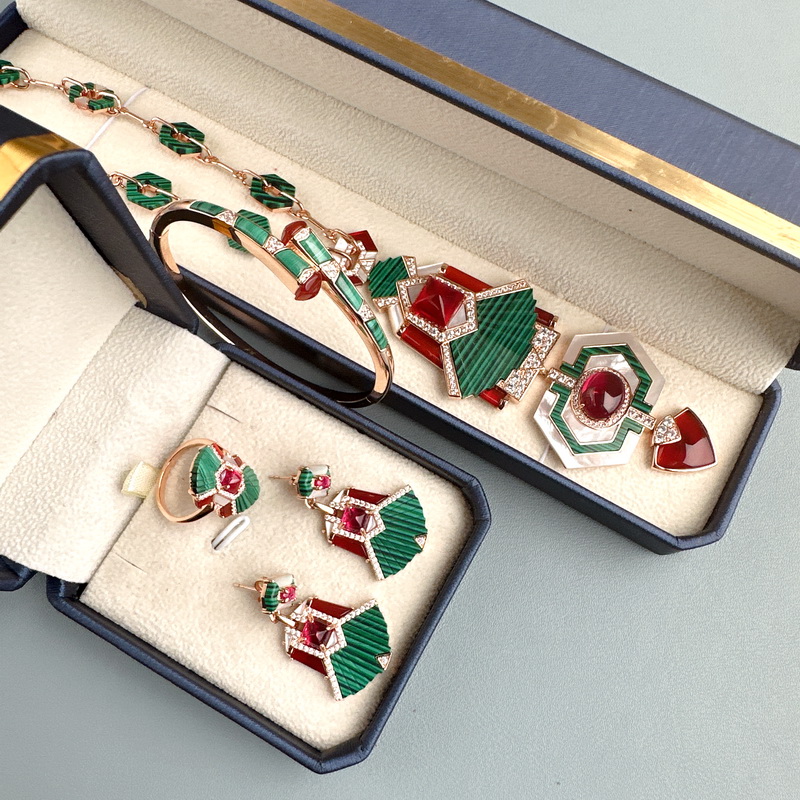 Set Perhiasan Pesta Makan Mala - Vintage Collectible Jewelry ulasan dan harga