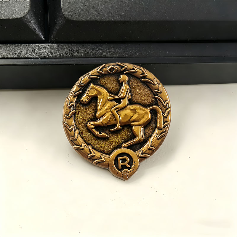 Lencana Penunggang Kuda Muda J - Vintage Collectible Jewelry ulasan dan harga