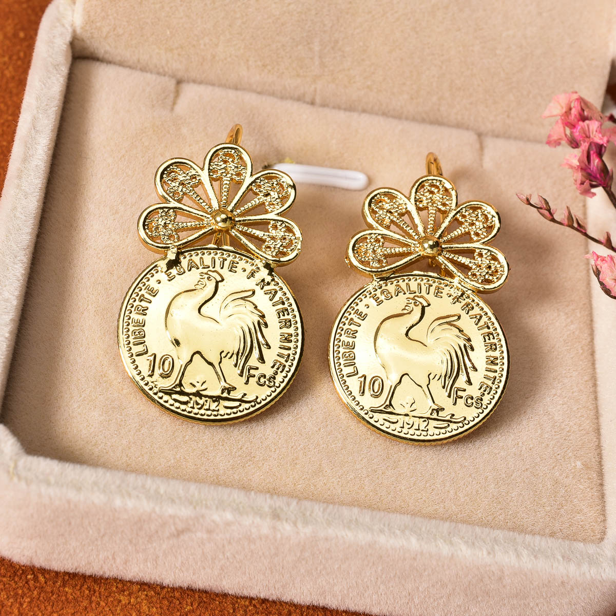 Anting-anting kancing berbentu - Vintage Collectible Coins ulasan dan harga